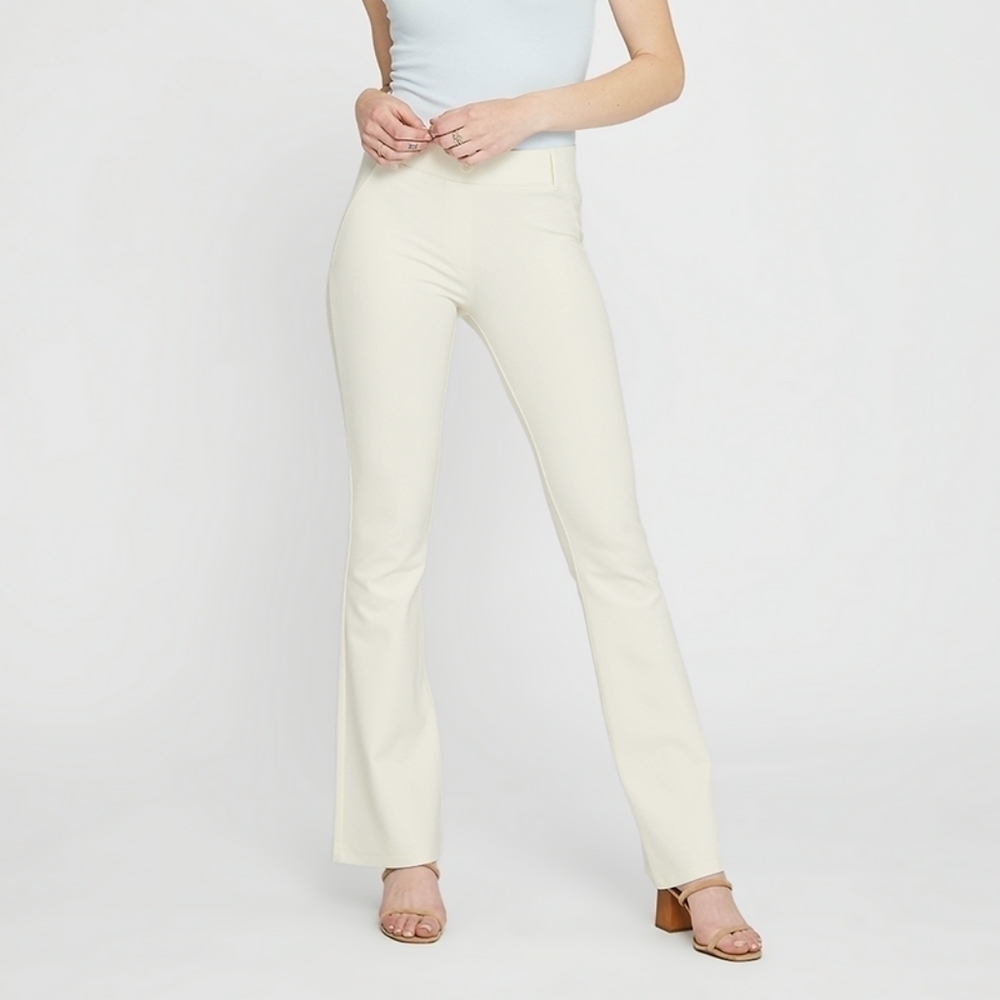 BETABRAND Classic Dress Yoga Pant in White Belt Loops Boot Cut Size Med Long